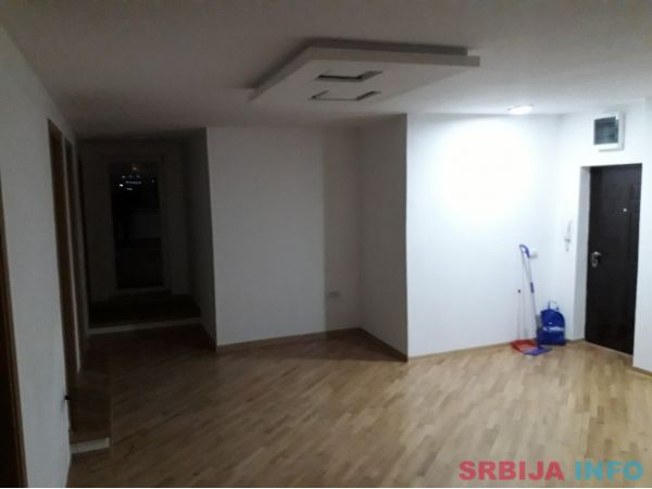 Prodajem stan na Voždovcu