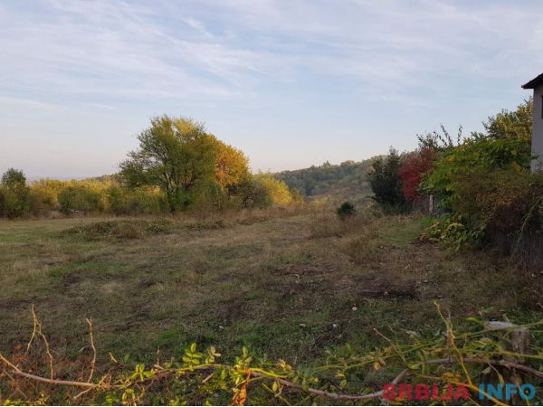 Prodajem plac u Ripnju