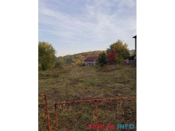 Prodajem plac u Ripnju