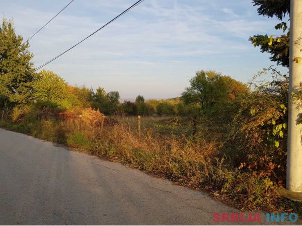 Prodajem plac u Ripnju