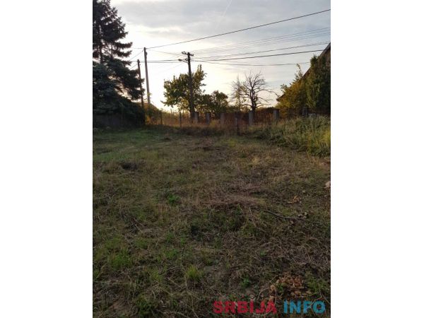 Prodajem plac u Ripnju