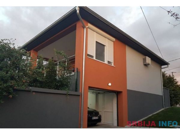 Prodajem novoizgradnjenu kucu u Rakovcu