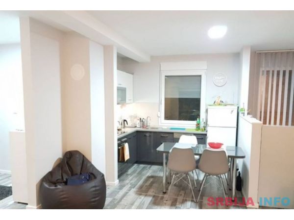 Prodajem novoizgradnjenu kucu u Rakovcu