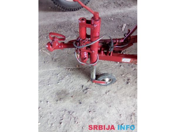 Prikolica dvosovinka ehtra tek registrovana