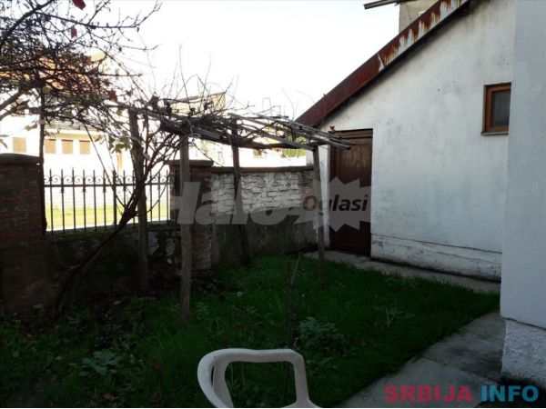 Kuca u Tesnjaru sa dva lokala-Valjevo