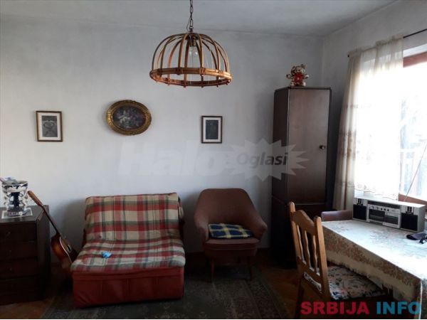 Kuca u Tesnjaru sa dva lokala-Valjevo