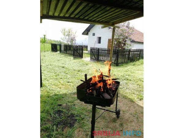 Vikendica i zemljiste Cerova-Arilje