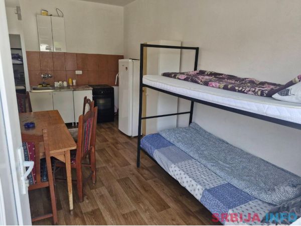 Izdajem smestaj za radnike u Dobanovcima