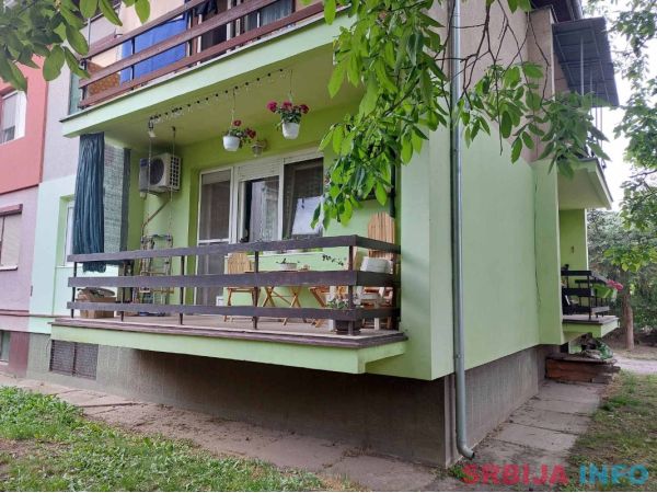 Odlican trosoban stan u Beceju