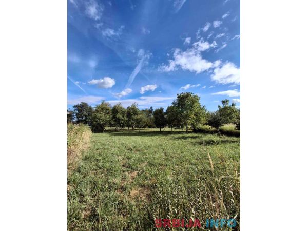 Prodajem plac u Krnjaci