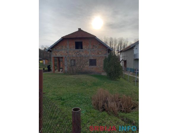 Na prodaju kuca u Vrbovnu-Lazarevac