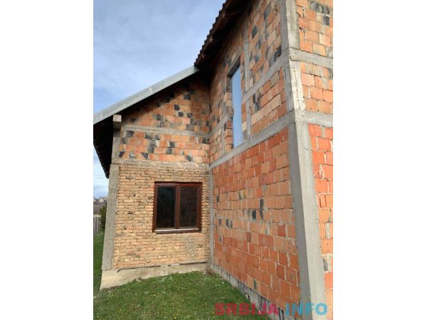 Na prodaju kuca u Vrbovnu-Lazarevac