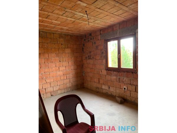 Na prodaju kuca u Vrbovnu-Lazarevac