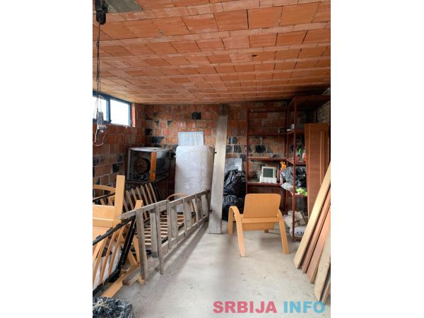 Na prodaju kuca u Vrbovnu-Lazarevac