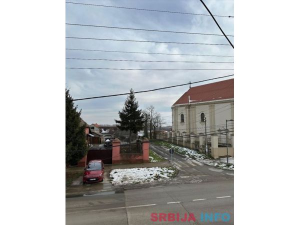 Kuca u samom centru Starih Banovaca
