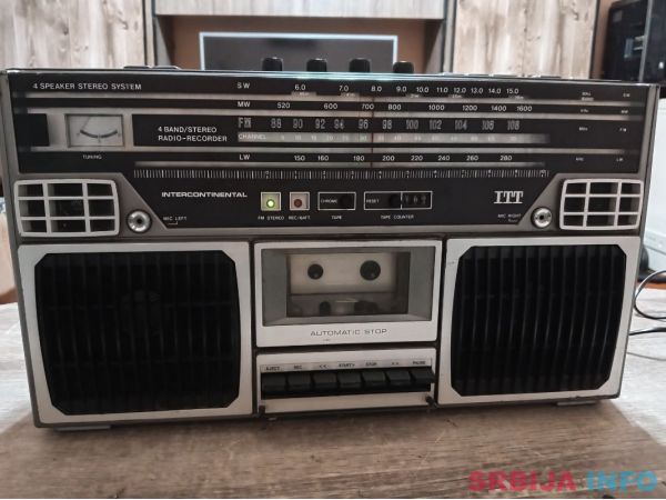 Radio kradio kasetofon ITT intercontinental 110asetofon blaunpukt