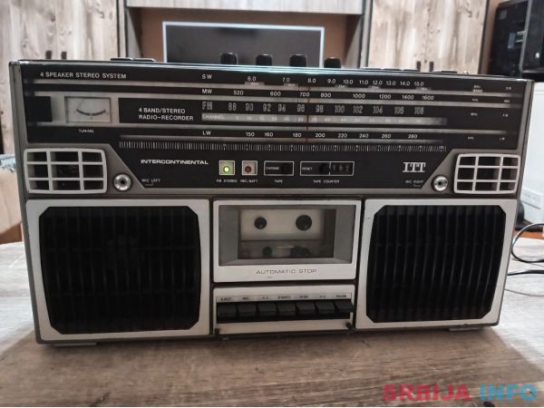 Radio kradio kasetofon ITT intercontinental 110asetofon blaunpukt