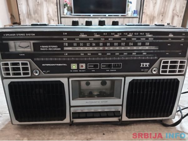 Radio kradio kasetofon ITT intercontinental 110asetofon blaunpukt