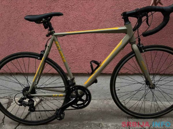 Prodajem drumski-trkački bicikl, u pitanju je Eclipse 4.0 