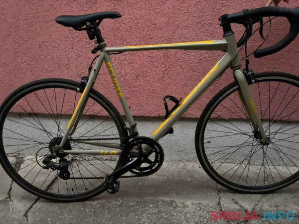 Prodajem drumski-trkački bicikl, u pitanju je Eclipse 4.0 