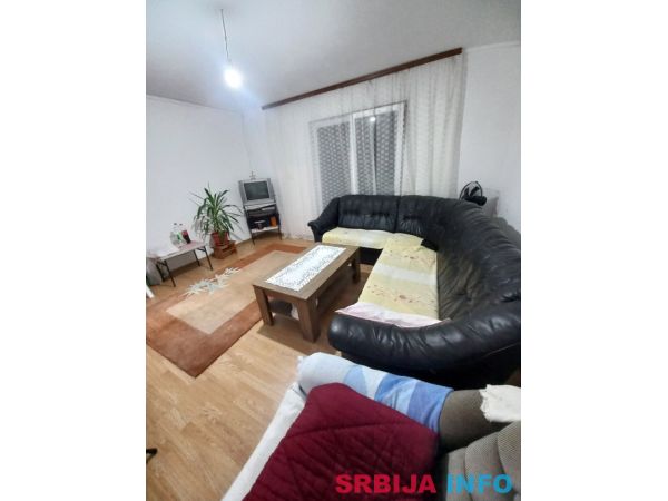 Kuća 80 m2 i plac 55 ari Lohovo Bihać