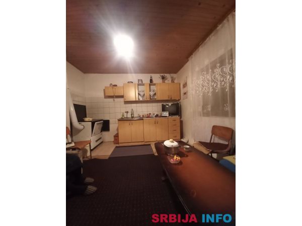 Kuća 80 m2 i plac 55 ari Lohovo Bihać