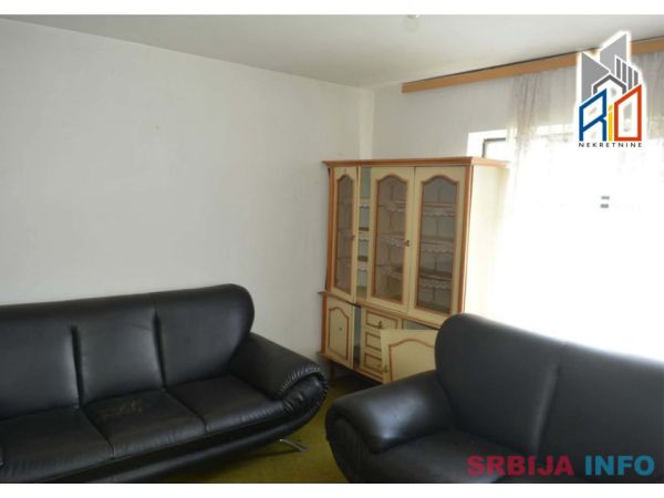 NA PRODAJU! Seosko domaćinstvo u Trbu&scaron;cu 
