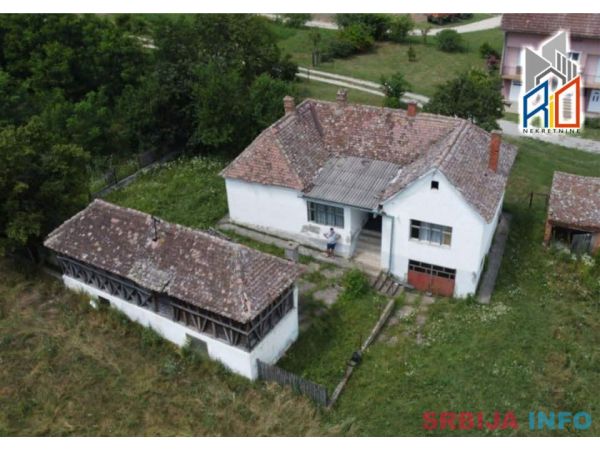 NA PRODAJU! Seosko domaćinstvo u Trbu&scaron;cu 