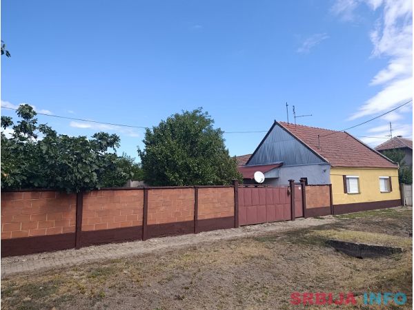 Prodajem kucu u Banatskom Arandjelovu