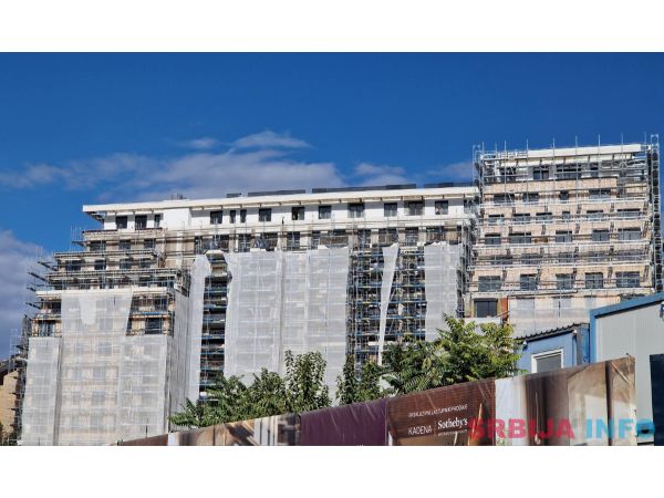 Prodaje se dvosoban lux stan od 46 kvm na Banovom Brdu, ul. Endija Vorhola