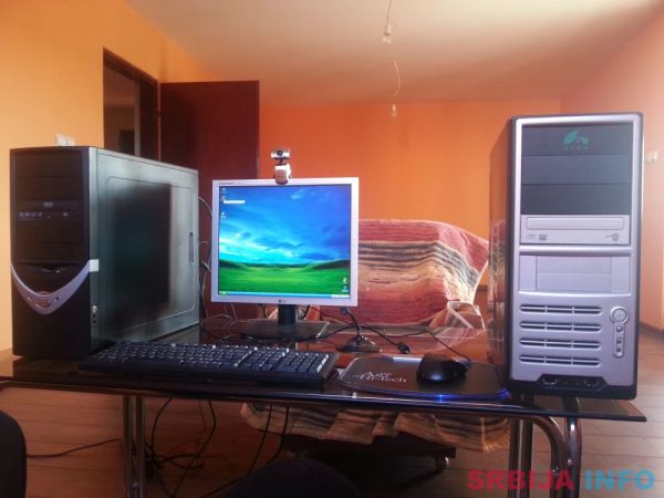 Dva računara-Desktop na prodaju