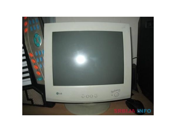 Prodajem racunar/monitor/tastaturu/mis