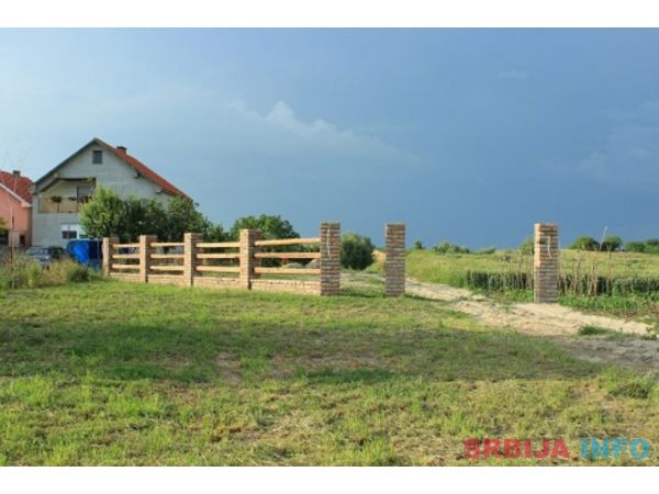 Plac Stari Banovci Hitno