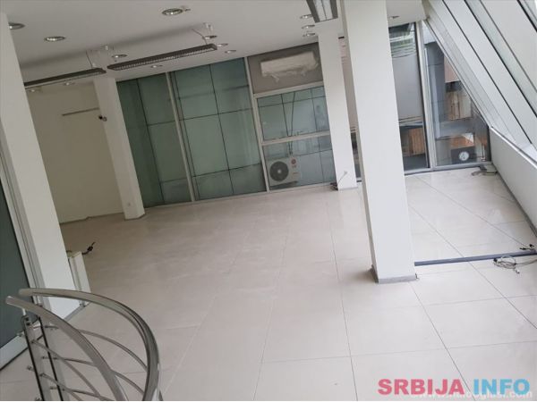 Lokal u centru Kraljeva (cena po dogovoru)