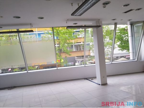 Lokal u centru Kraljeva (cena po dogovoru)