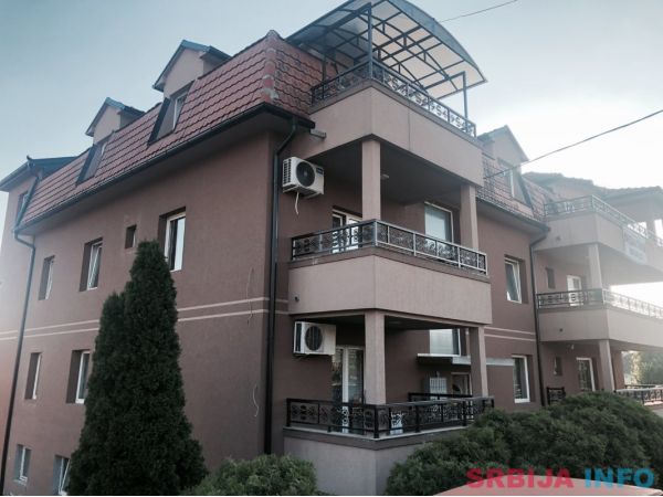 Prodajem stanove-Zeleznik