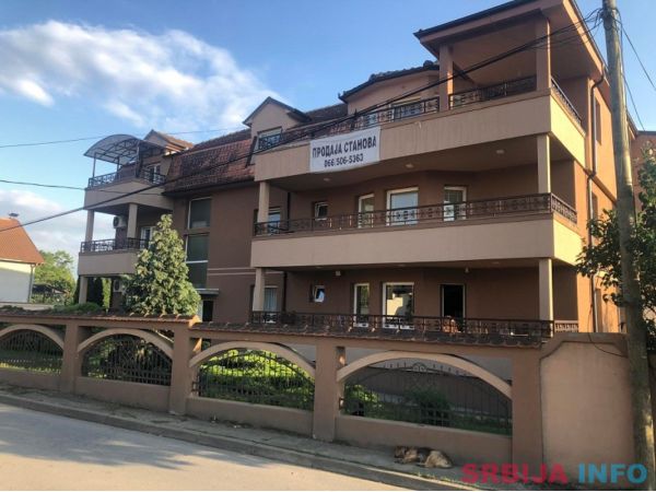 Prodajem stanove-Zeleznik