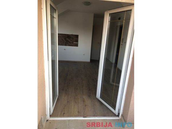 Prodajem stanove-Zeleznik