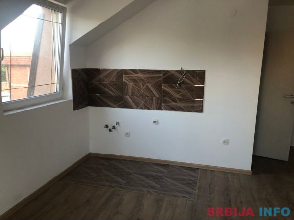 Prodajem stanove-Zeleznik