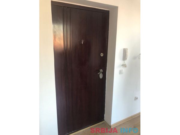 Prodajem stanove-Zeleznik