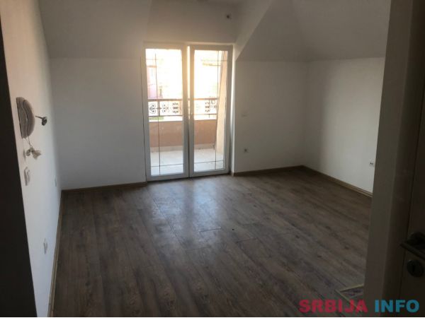 Prodajem stanove-Zeleznik