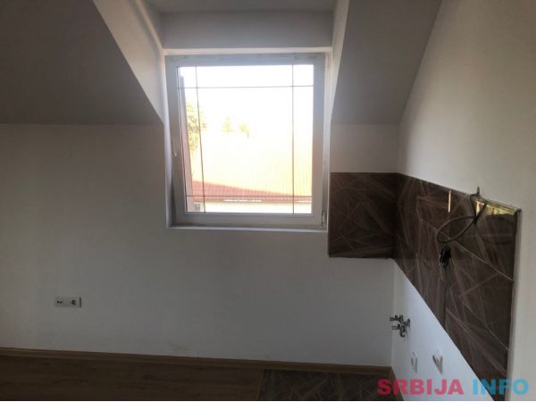 Prodajem stanove-Zeleznik