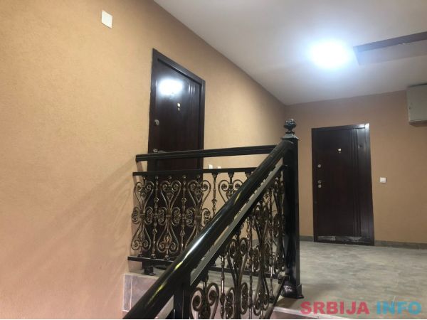 Prodajem stanove-Zeleznik