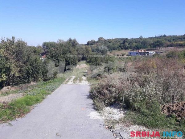 Prodaje se plac 55 ari veoma povoljno-Mali Mokri Lug