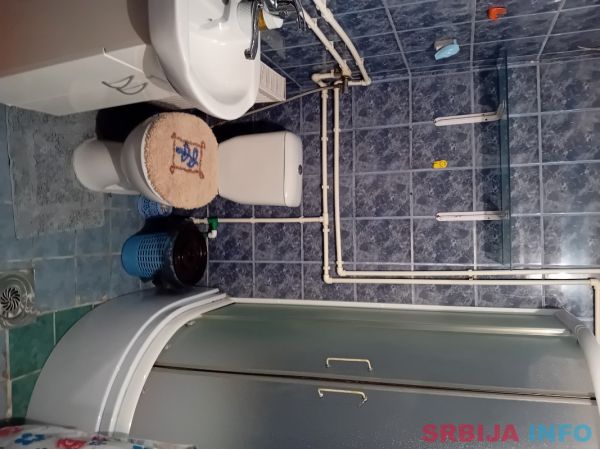 Izdajem kucu u Pozarevcu