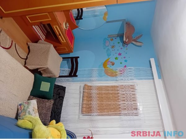 Izdajem kucu u Pozarevcu