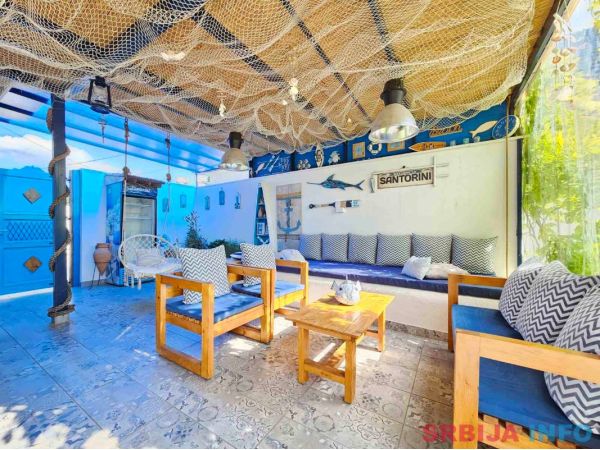 Prodajem biznis-Vila Santorini razradjen. Vlasnik.