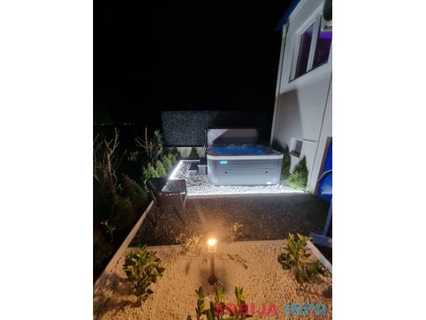 Prodajem biznis-Vila Santorini razradjen. Vlasnik.