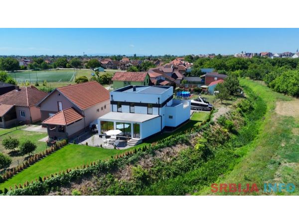 Kuća na prodaju 327m2 Sremska Mitrovica 327000&euro;