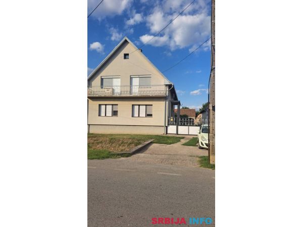 Prodajem seosko domacinstvo